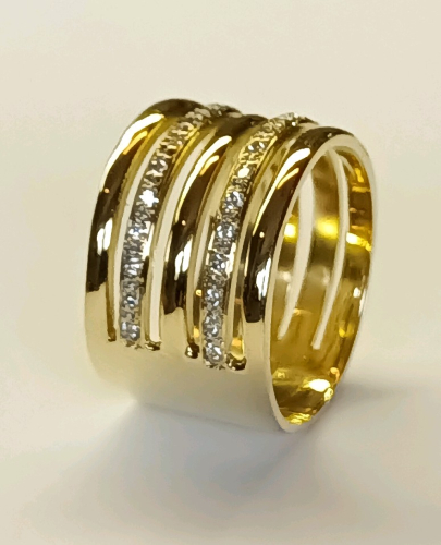 18K yellow Gold and white Diamond wedding ring